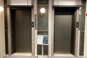 左側エレベーターイメージ